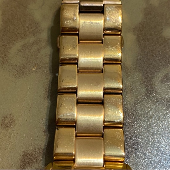 Michael Kors Oversized Rose Gold Watch MK-5778 - Picture 5 of 10